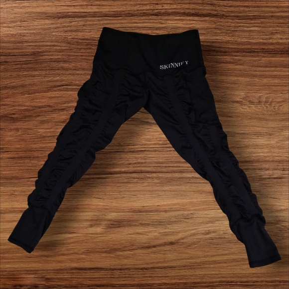 Skinnify Ruched Black High-Waisted Resistance Band Leggings   Women Size Medium - Picture 3 of 16
